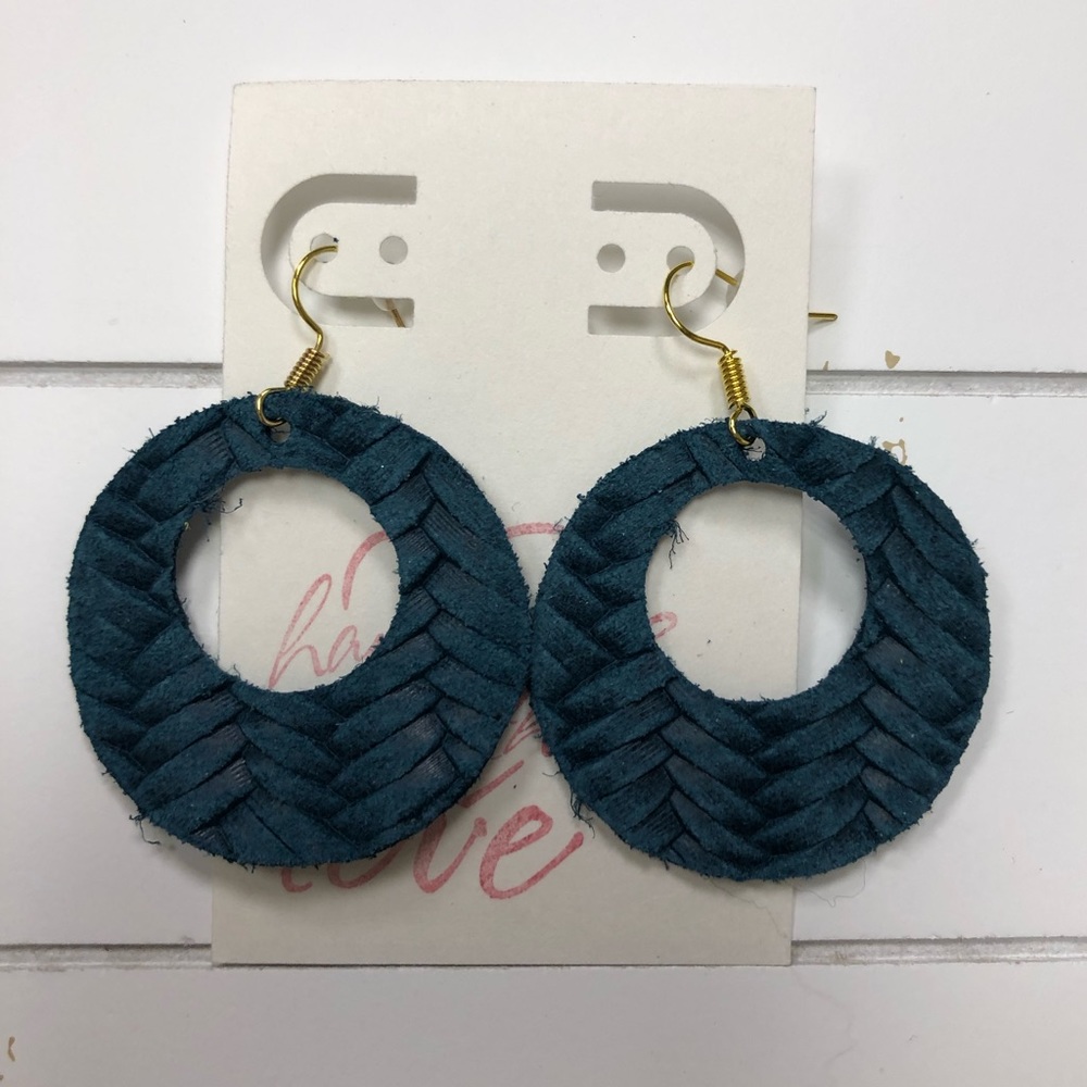 Woven pattern leather earrings